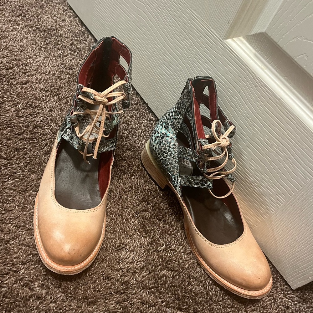 Free bird shoes